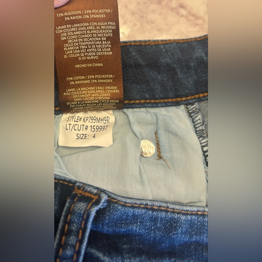 Kut From The Kloth Katy Mid Rise Boyfriend Jeans in Medium/Dark Wash, Size 4 - Picture 8 of 11